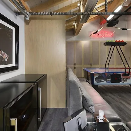 Chalet Luxueux Avec Piscine Proche Du Centre - Fr-1-564-156 *